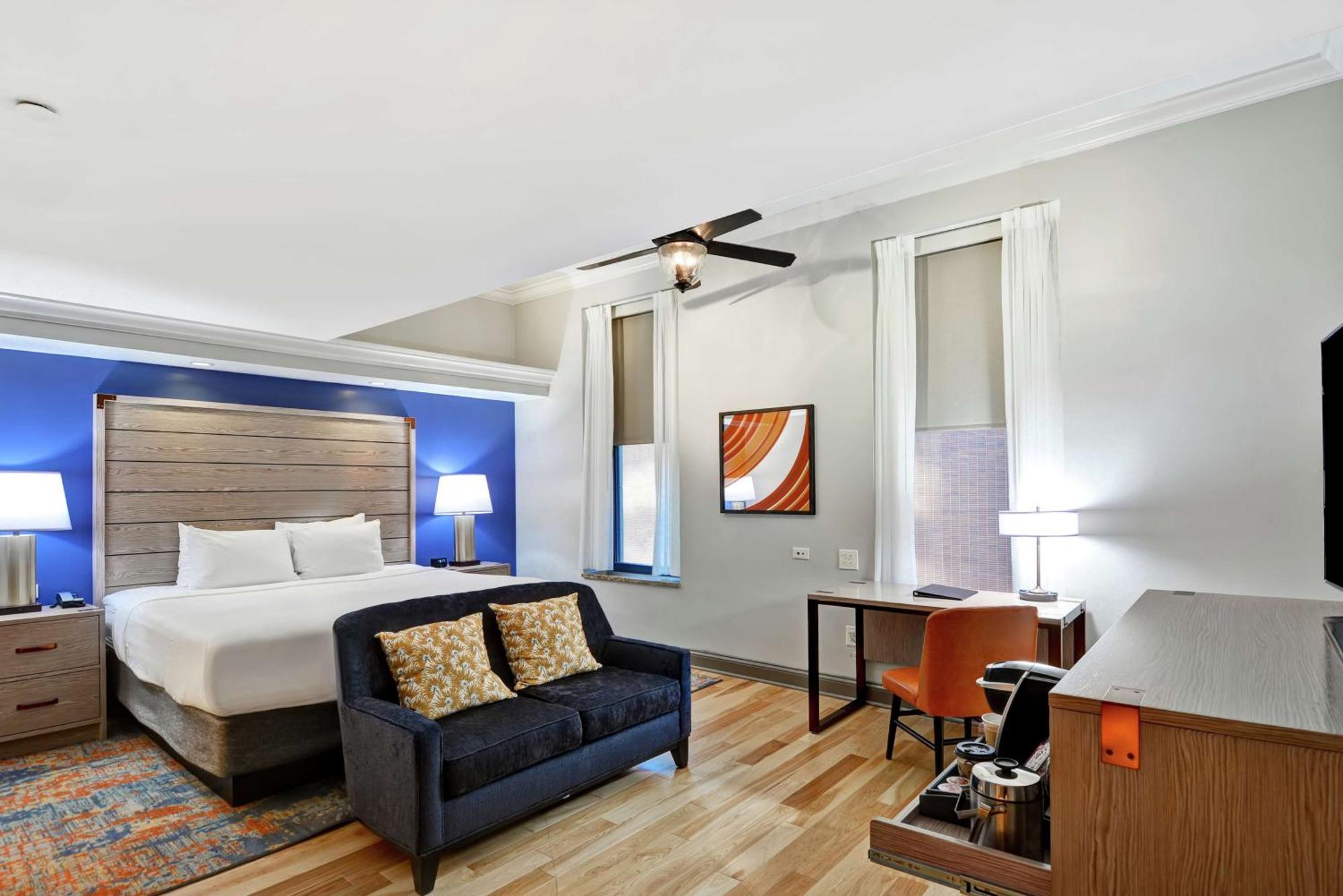 The Cincinnatian Curio Collection By Hilton Luaran gambar