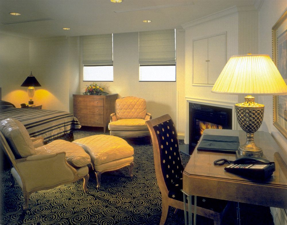 The Cincinnatian Curio Collection By Hilton Luaran gambar